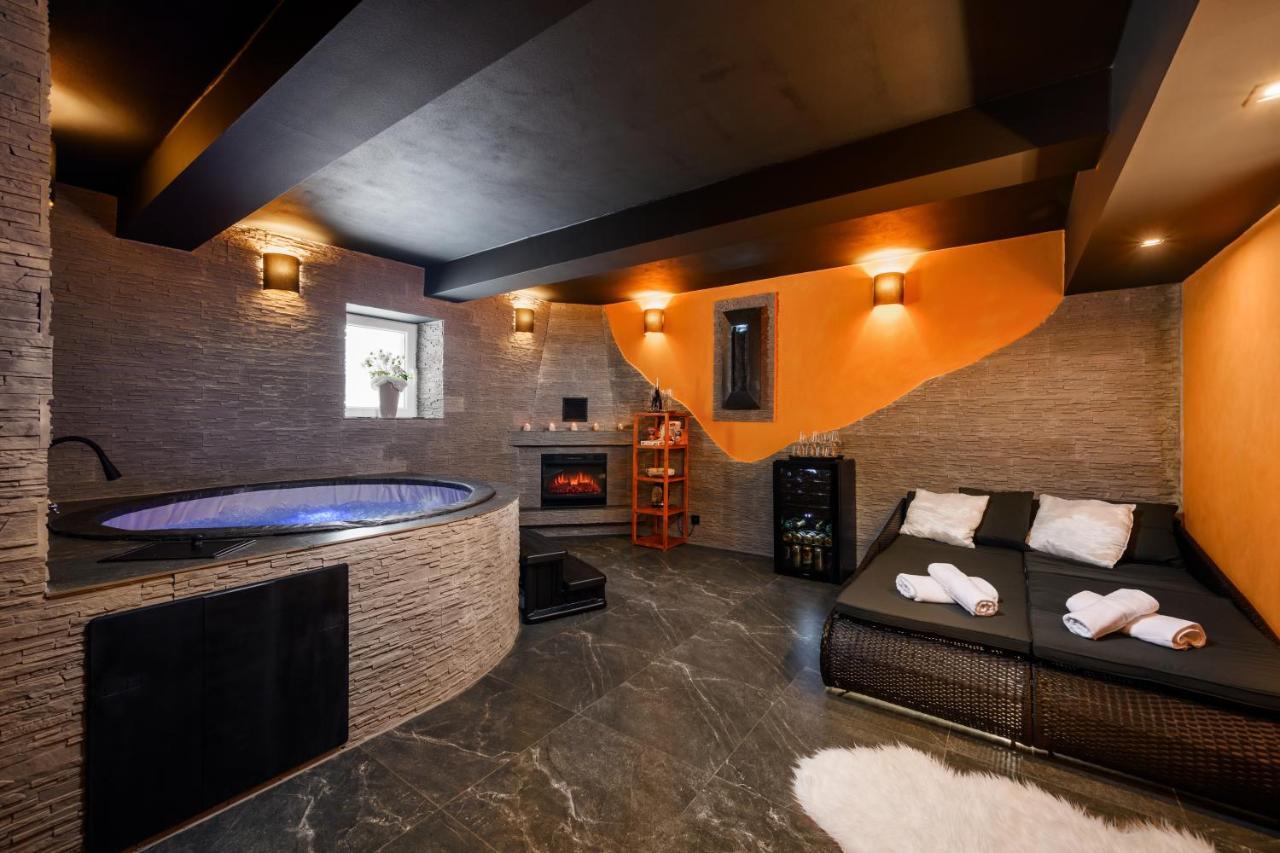 Wellness Penzion Triola โกเชนอฟ ภายนอก รูปภาพ