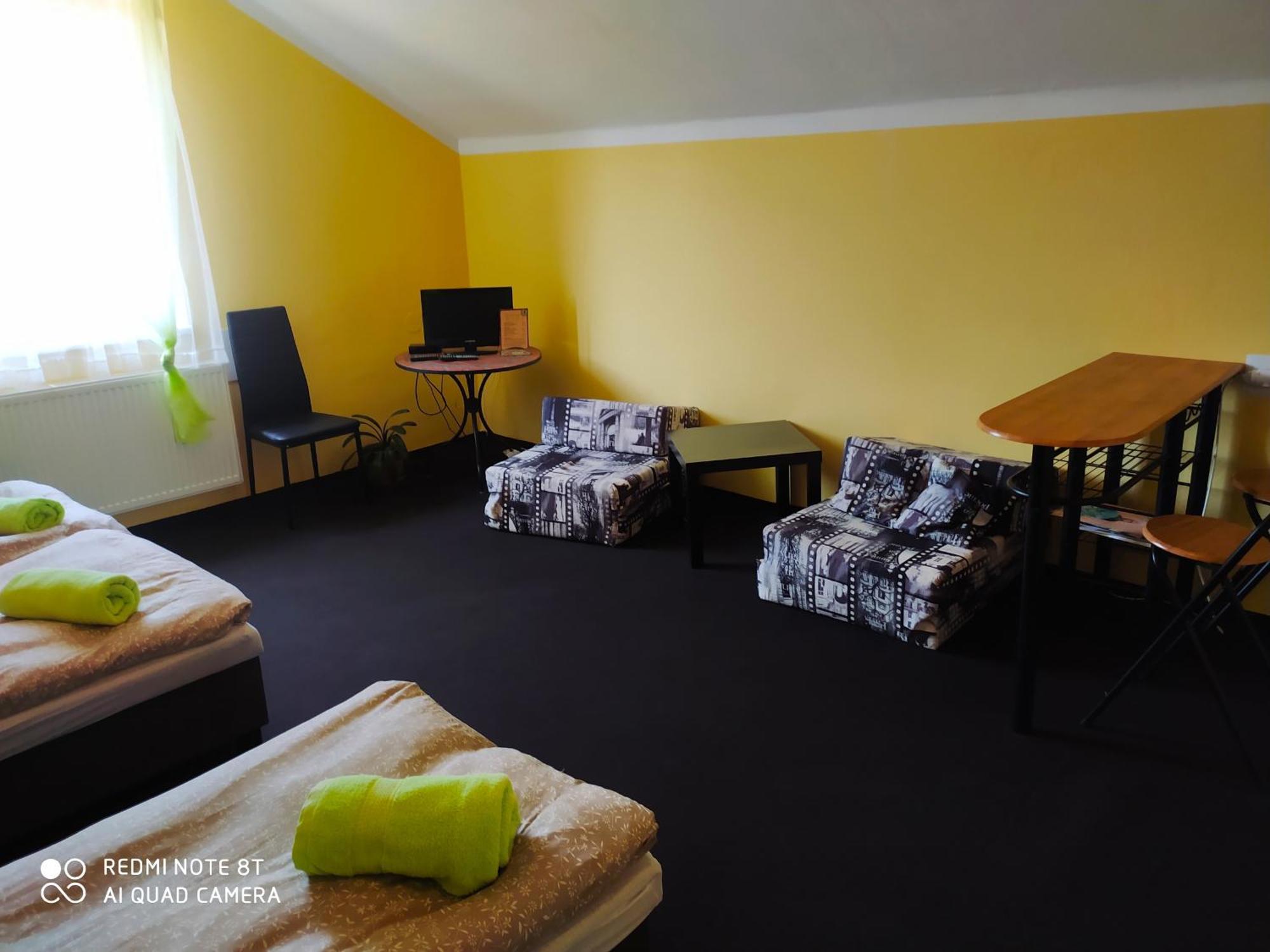 Wellness Penzion Triola โกเชนอฟ ภายนอก รูปภาพ