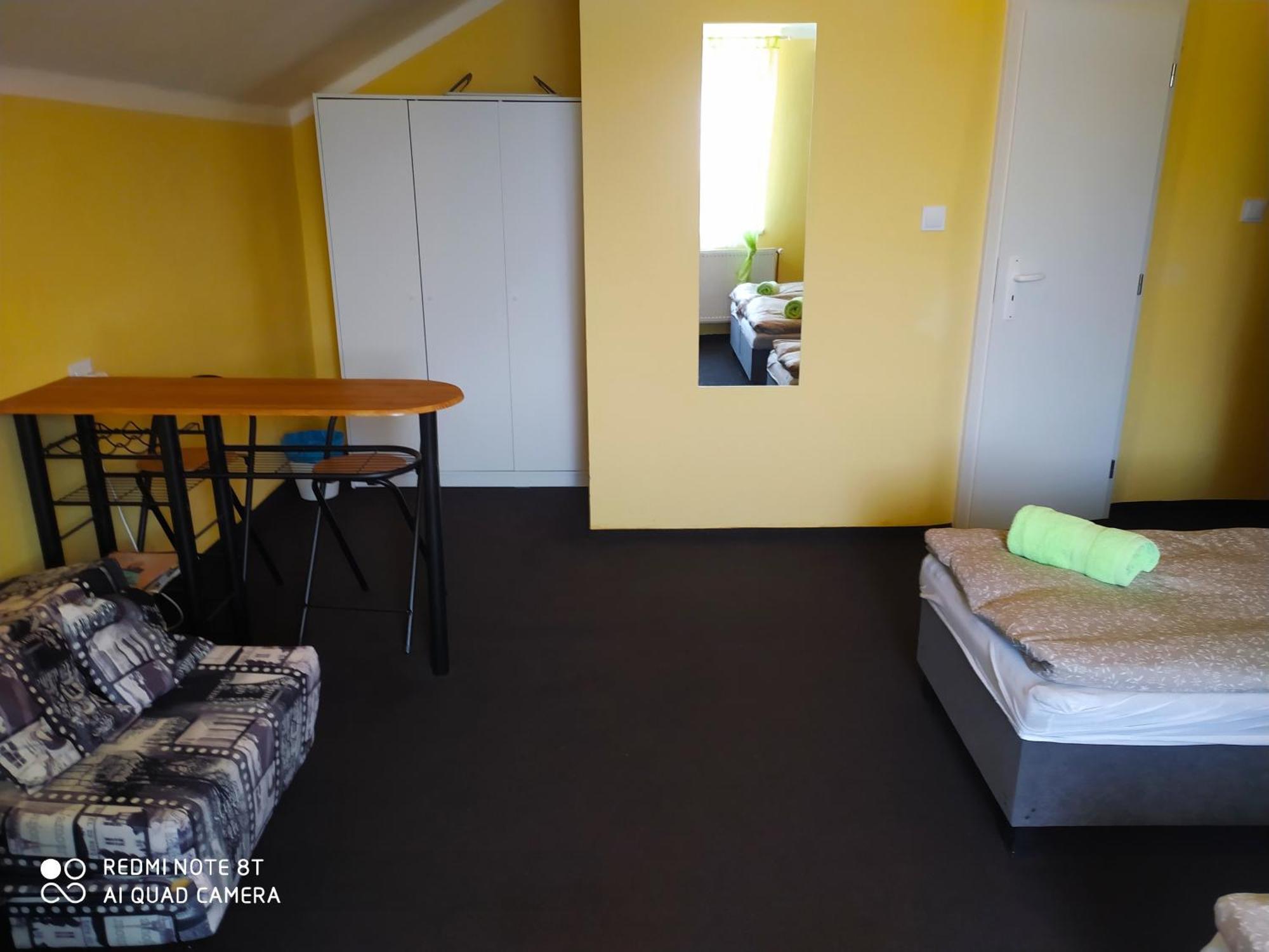 Wellness Penzion Triola โกเชนอฟ ภายนอก รูปภาพ